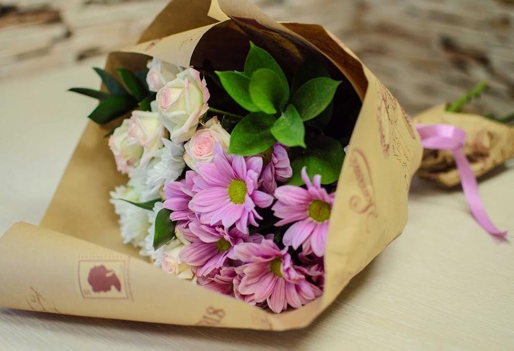 Букет цветов из: Розы и Хризантемы в Приозерске