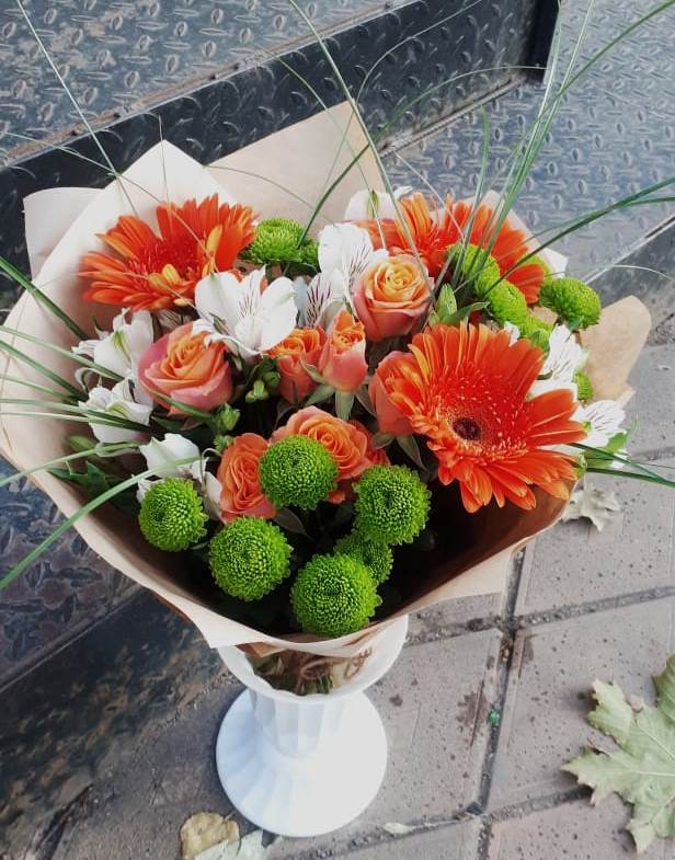 Букет цветов из: Герберы, Хризантемы, Альстромерии и Розы в Приозерске