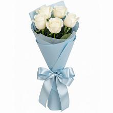 Букет 5 Белых роз Проуд в Приозерске