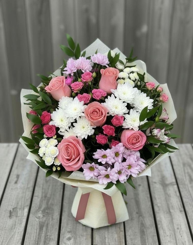 Букет цветов из: Альстромерии, Гвоздики, Розы и Хризантемы в Приозерске