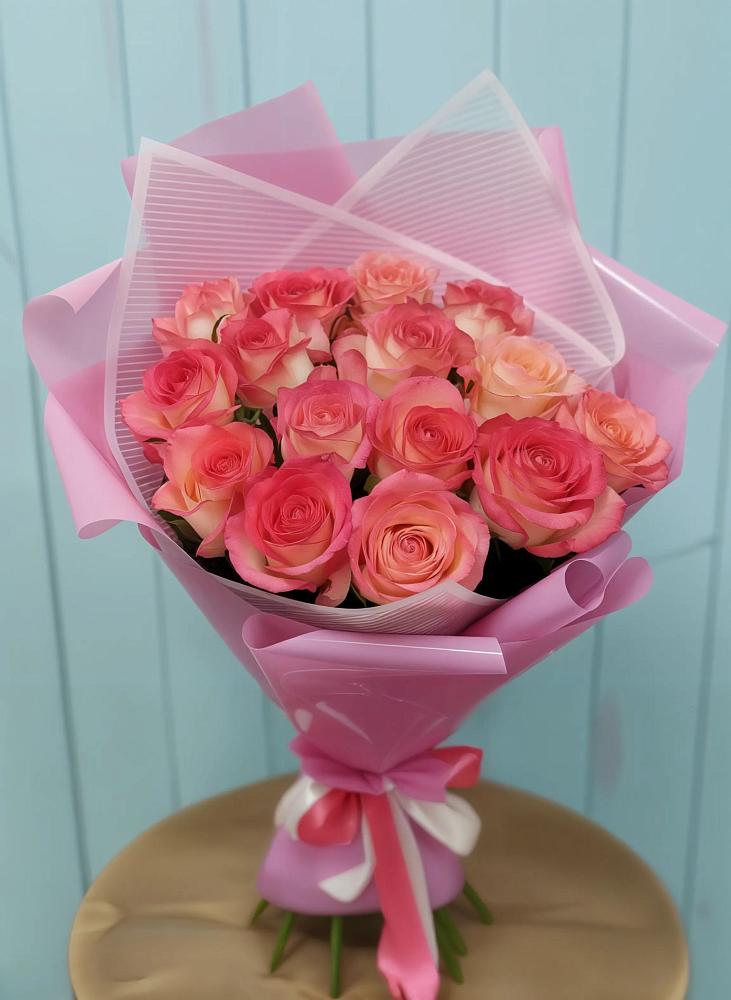 Букет 15 Розовых роз Равель в Приозерске