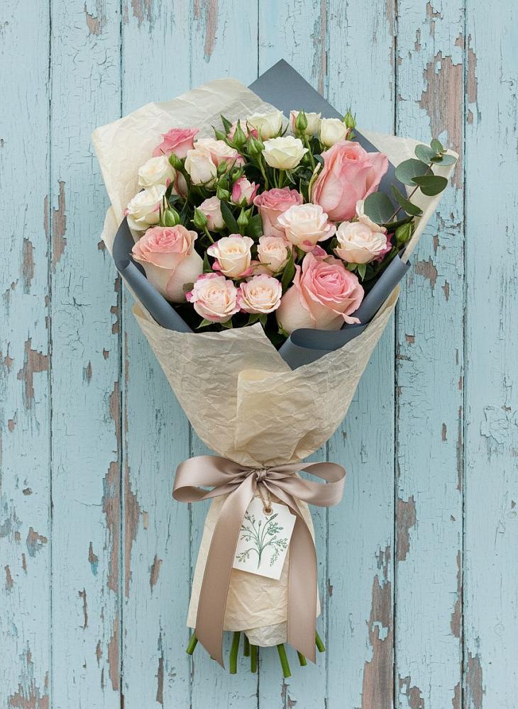 Букет цветов из: Розы в Приозерске