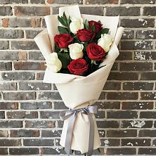 Букет цветов из:  Розы в Приозерске