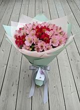 Букет цветов из:  Альстромерии в Приозерске