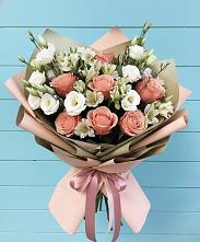 Букет цветов из:  Розы, Альстромерии и Лизиантусы в Приозерске