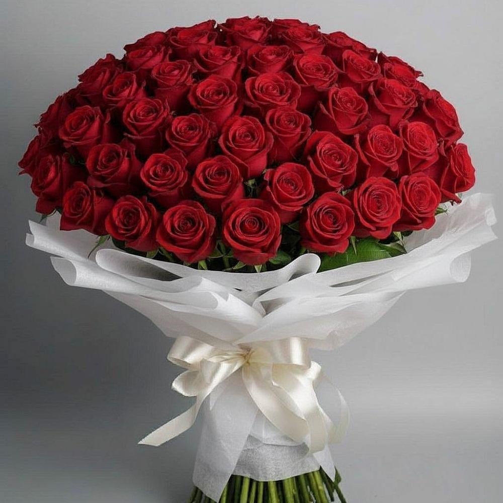 Букет 101 Красная роза Блэк Мэджик в Приозерске