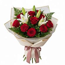 Букет цветов из:  Лилии и Розы в Приозерске