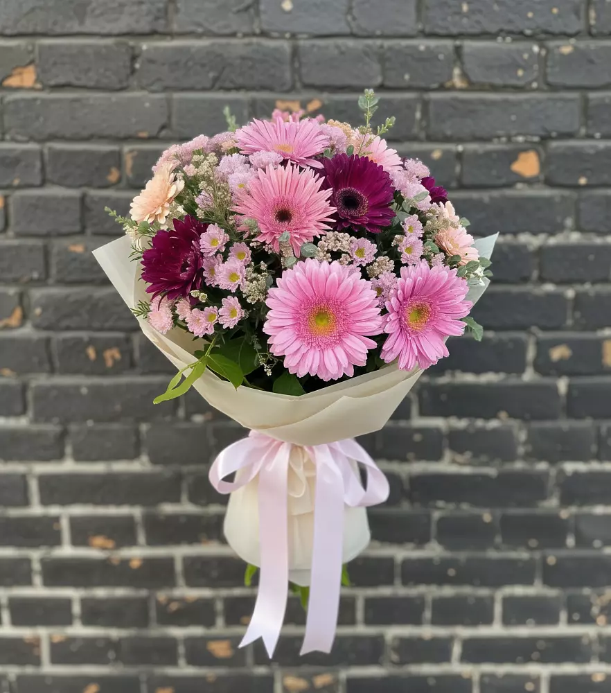 Букет цветов из: Герберы и Хризантемы в Приозерске