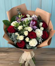 Букет цветов из:  Розы и Альстромерии в Приозерске