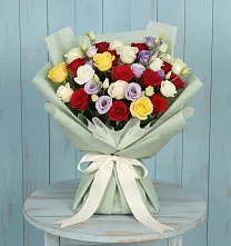 Букет цветов из:  Розы в Приозерске