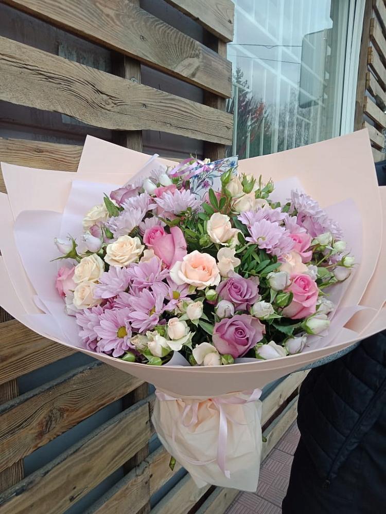 Букет цветов из: Розы и Хризантемы в Приозерске