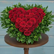 Цветочная композиция из Розы в виде сердца в Приозерске