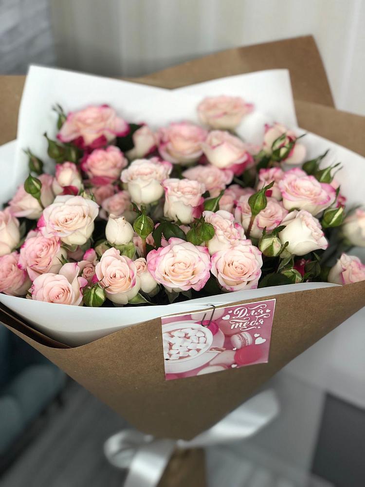 Букет цветов из: Розы в Приозерске