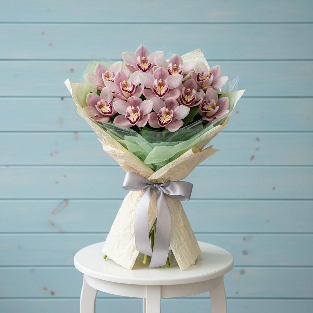 Букет цветов из: Орхидеи и Розы в Приозерске