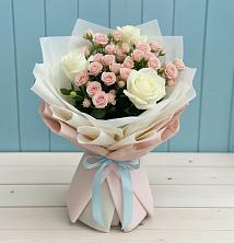 Букет цветов из:  Розы в Приозерске