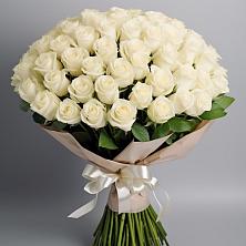 Букет 101 беля роза Белоснежка в Приозерске