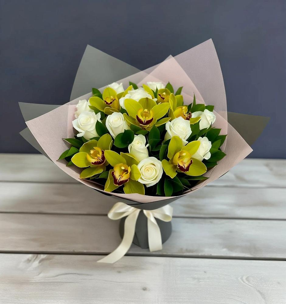 Букет цветов из: Орхидеи и Розы в Приозерске