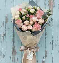 Букет цветов из:  Розы в Приозерске
