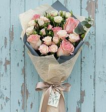 Букет цветов из:  Розы в Приозерске