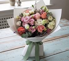 Букет цветов из:  Розы, Лизиантусы и Гвоздики в Приозерске