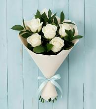 Букет цветов из:  Розы в Приозерске