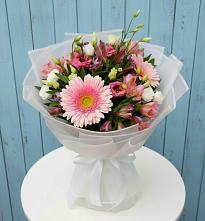 Букет цветов из:  Герберы, Альстромерии и Лизиантусы #REPLACE_PRED# Приозерске