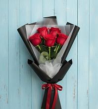Букет цветов из:  Розы в Приозерске