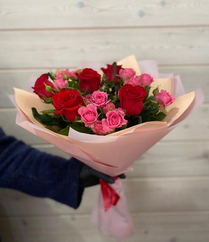 Букет цветов из: Розы в Приозерске