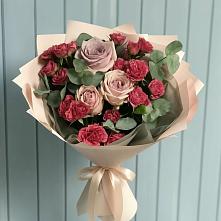 Букет цветов из:  Гвоздики и Розы в Приозерске