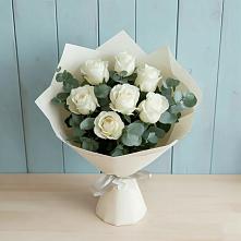 Букет Белые розы в Эвкалипте в Приозерске