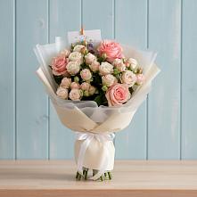 Букет цветов из:  Розы в Приозерске