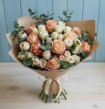 Букет цветов из:  Альстромерии и Розы в Приозерске