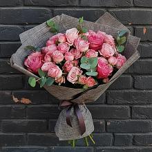 Букет цветов из:  Розы в Приозерске
